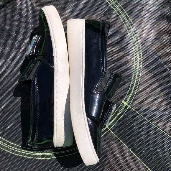 Michael Kors Michelle faux Patent Leather Sneakers Shoes - Picture 3 of 7